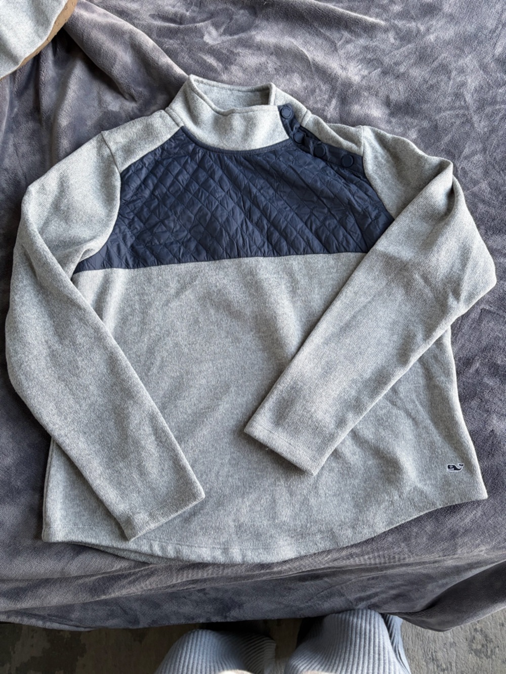 Vineyard Vines Gray and Navy Quilted-Panel Pullover
